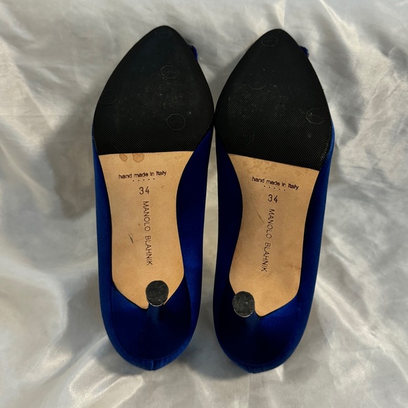 Manolo Blahnik Blue Satin Heels with Embellished Buckle - Picture 6 of 9